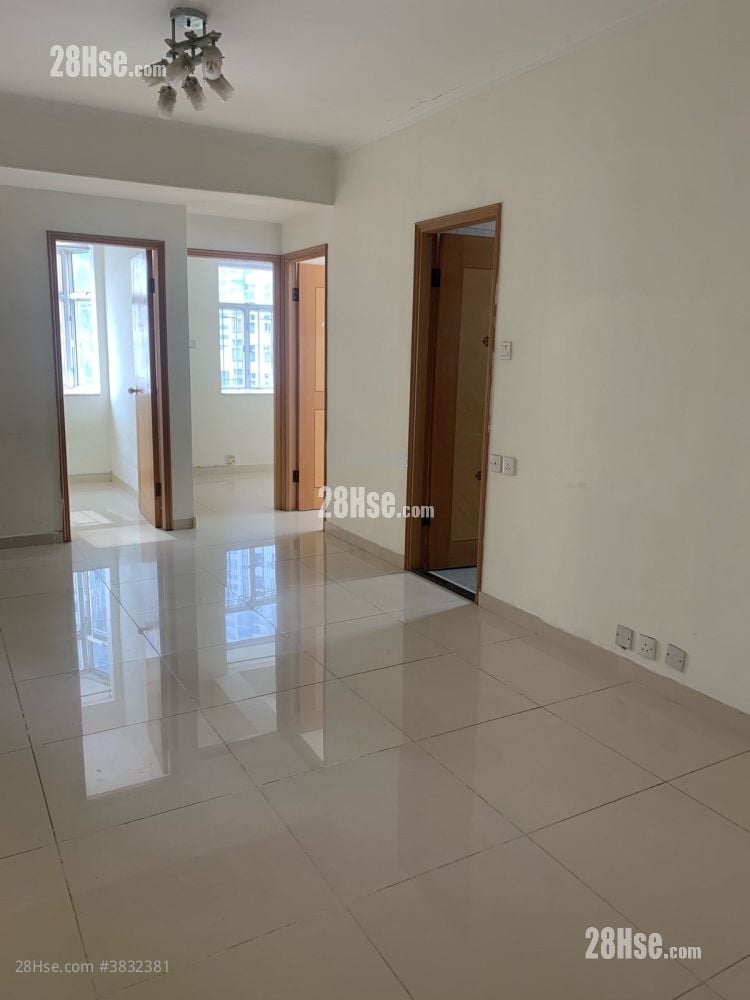 Kwai Fong Terrace Sell 3 Bedrooms , 1 Bathroom 473 ft²