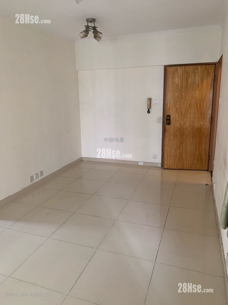 Kwai Fong Terrace Sell 3 Bedrooms , 1 Bathroom 473 ft²