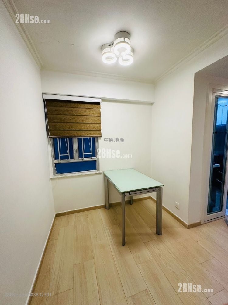 New Kwai Fong Gardens Sell 2 Bedrooms , 1 Bathroom 415 ft²