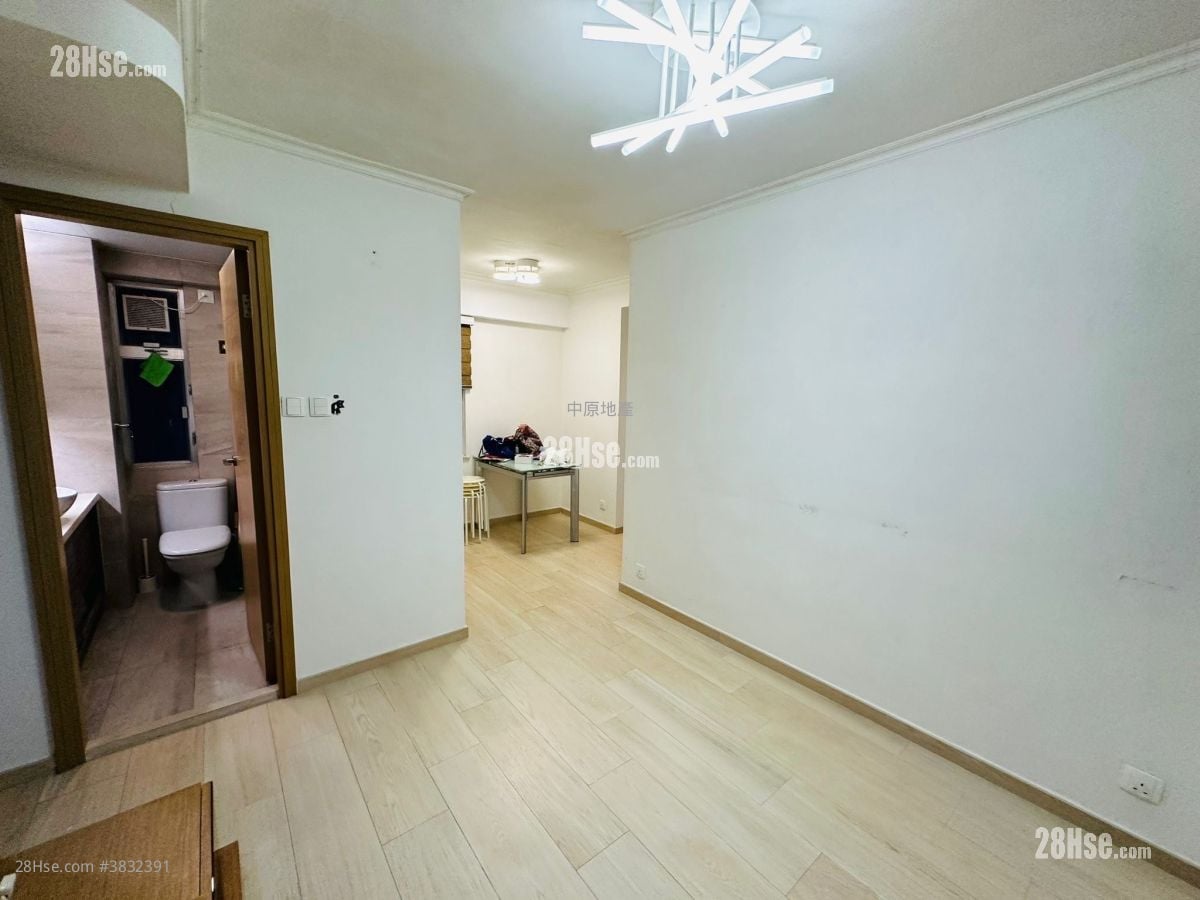 New Kwai Fong Gardens Sell 2 Bedrooms , 1 Bathroom 415 ft²