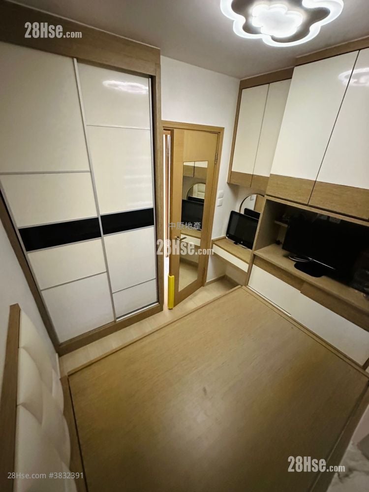 New Kwai Fong Gardens Sell 2 Bedrooms , 1 Bathroom 415 ft²
