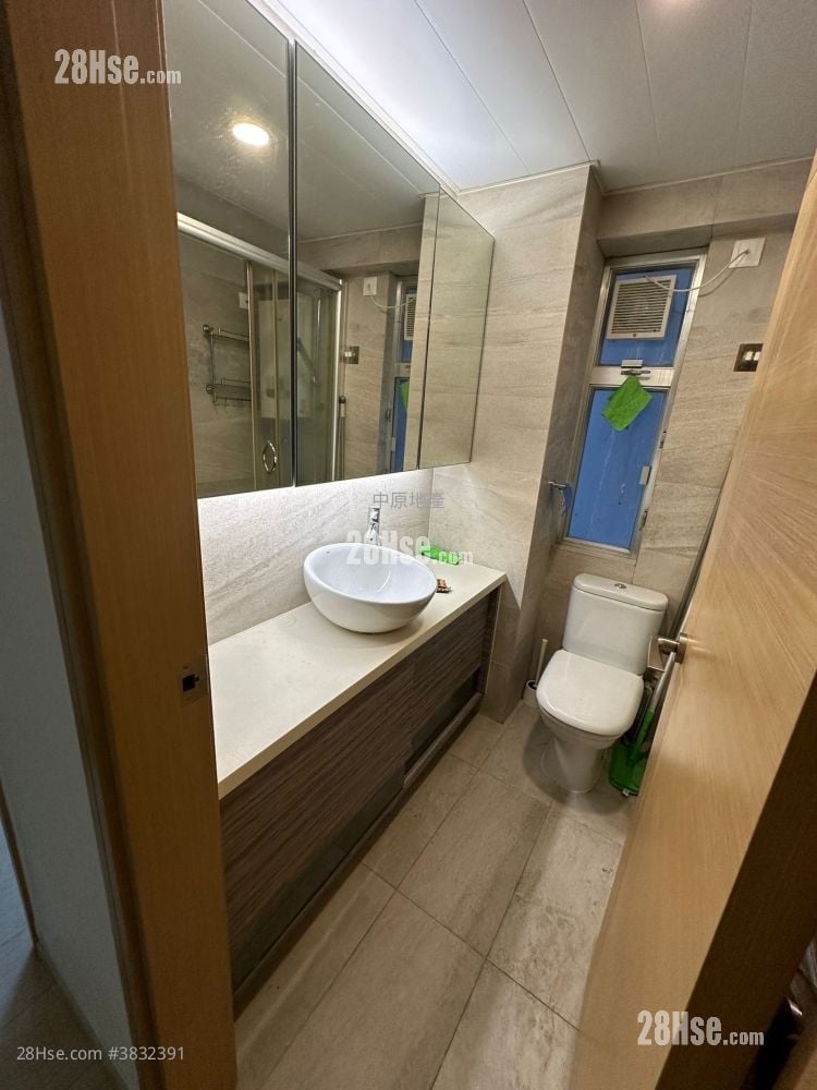New Kwai Fong Gardens Sell 2 Bedrooms , 1 Bathroom 415 ft²