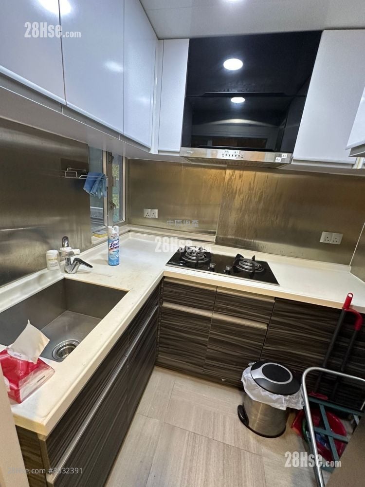 New Kwai Fong Gardens Sell 2 Bedrooms , 1 Bathroom 415 ft²