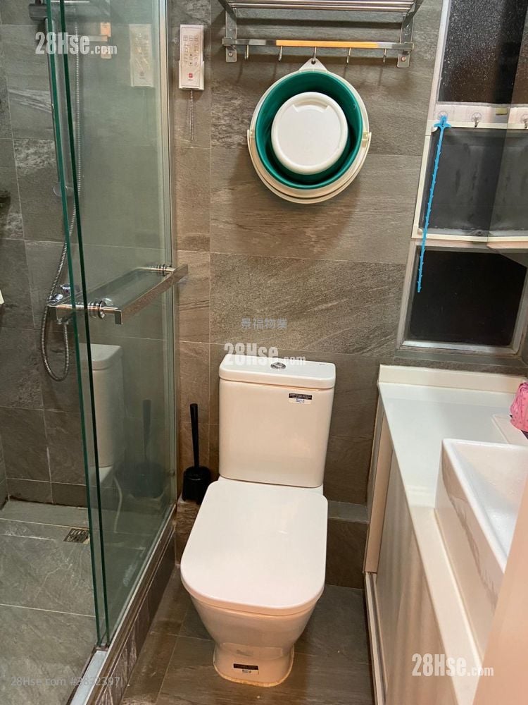 Shaukiwan Centre Rental 2 Bedrooms , 1 Bathroom 294 ft²
