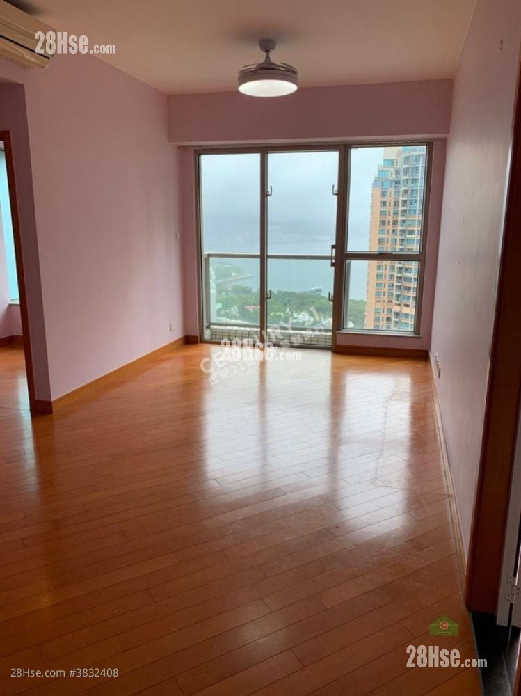 living room: Lake Silver Rental 2 Bedrooms 541 ft²