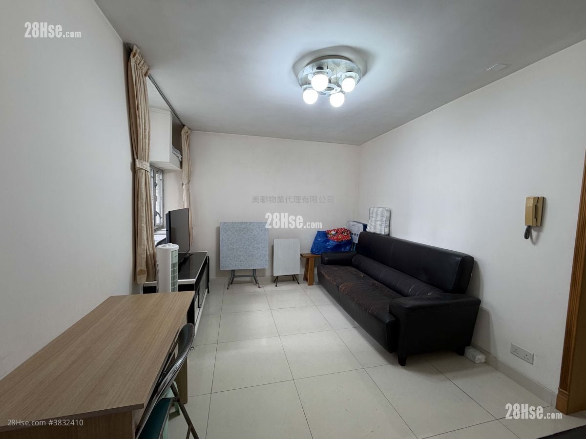On Ning Garden Sell 3 Bedrooms , 1 Bathroom 583 ft²