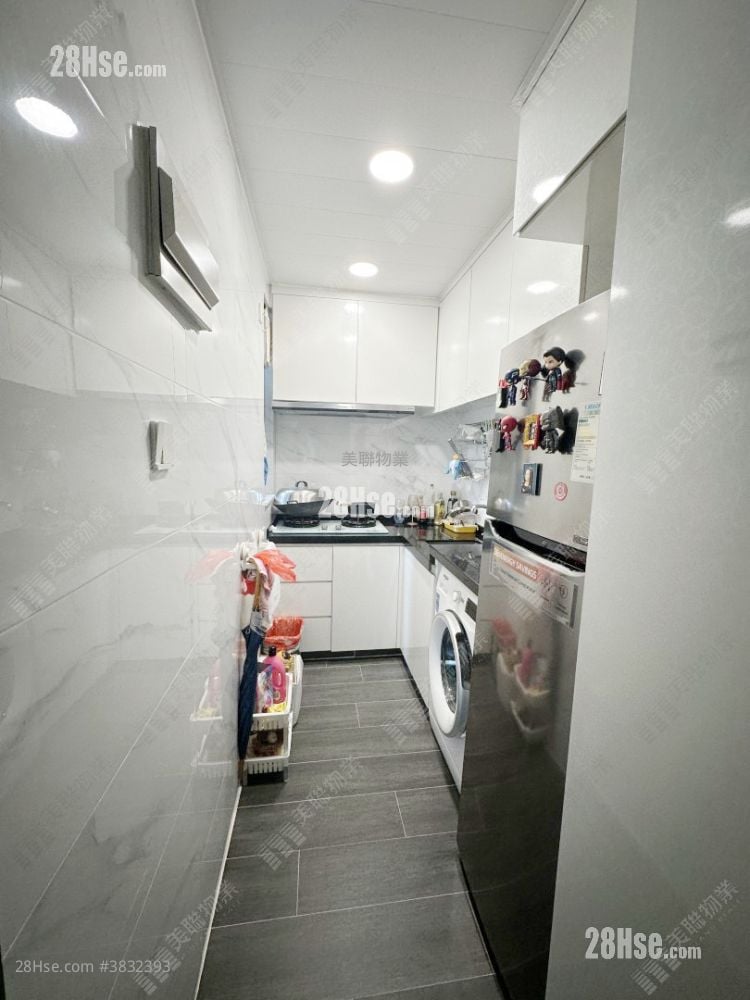 Flora Plaza Sell 2 Bedrooms , 1 Bathroom 392 ft²