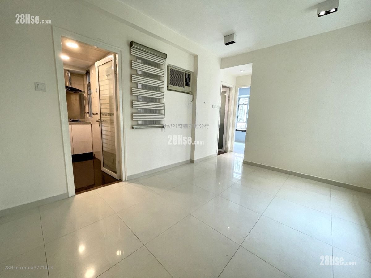 Flora Plaza Sell 2 Bedrooms , 1 Bathroom 392 ft²