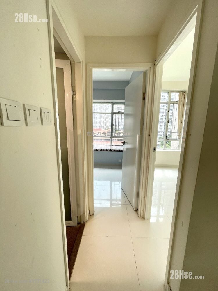 Flora Plaza Sell 2 Bedrooms , 1 Bathroom 392 ft²