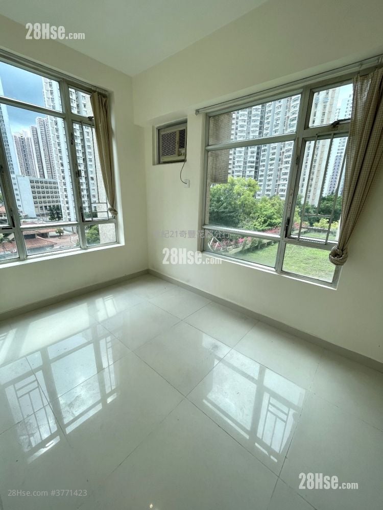 Flora Plaza Sell 2 Bedrooms , 1 Bathroom 392 ft²