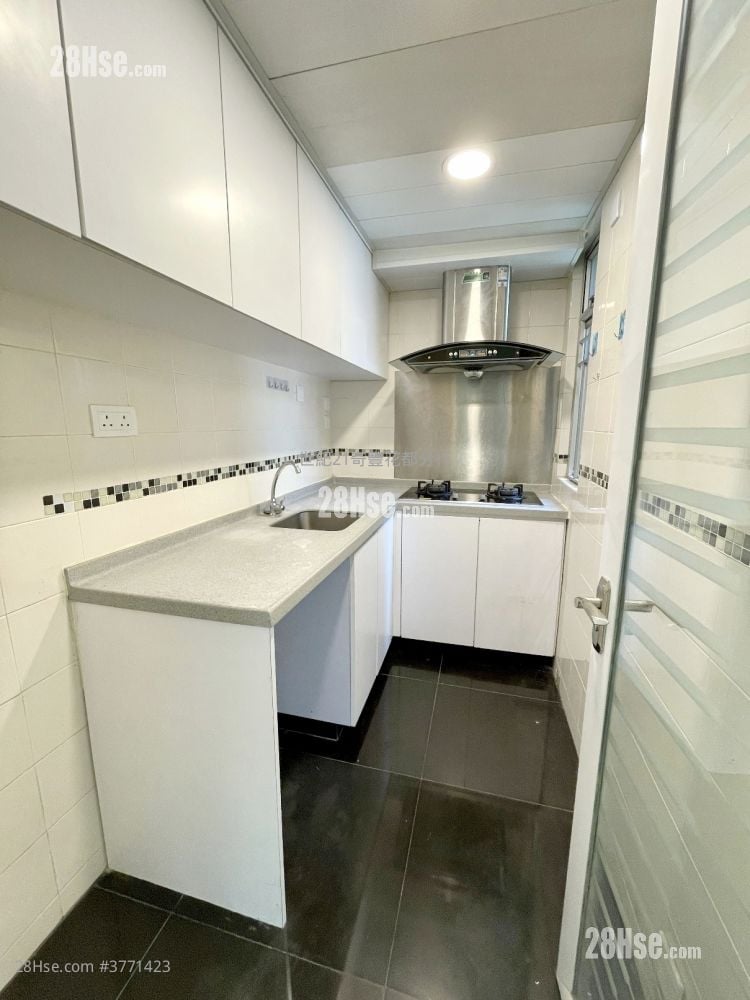 Flora Plaza Sell 2 Bedrooms , 1 Bathroom 392 ft²