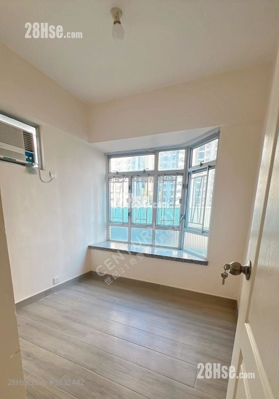 Ma On Shan Centre Rental 2 Bedrooms , 1 Bathroom 375 ft²