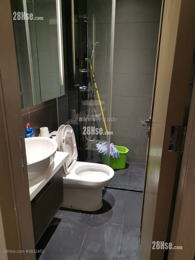 Giovane Sell 1 Bedroom , 1 Bathroom 224 ft²