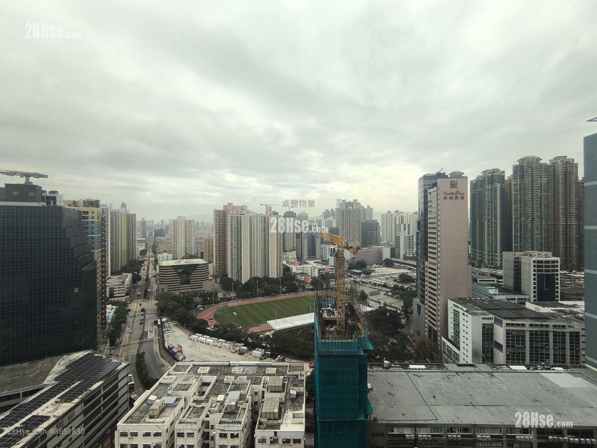Peninsula Tower Rental 5+ Bedrooms 2,000 ft²