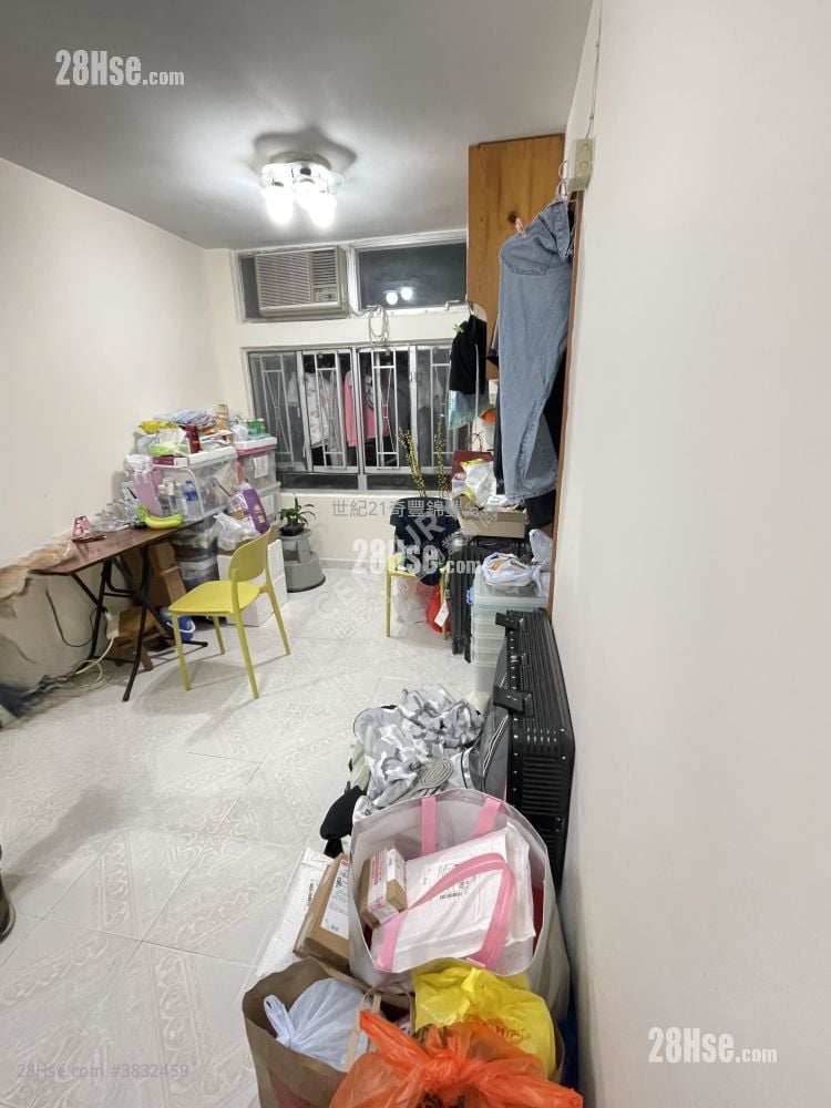 Kam Lung Court Sell 2 Bedrooms , 1 Bathroom 401 ft²