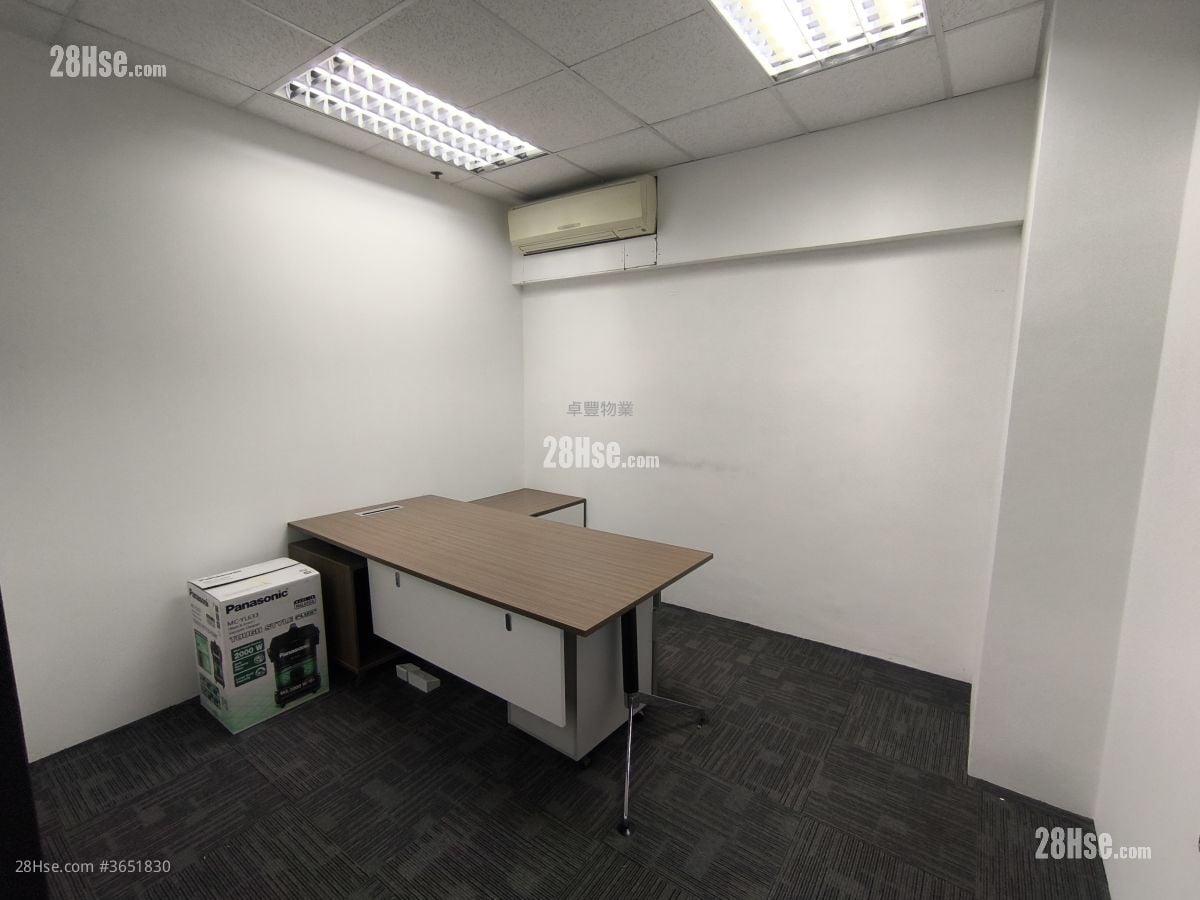 Peninsula Tower Rental 5+ Bedrooms 2,000 ft²