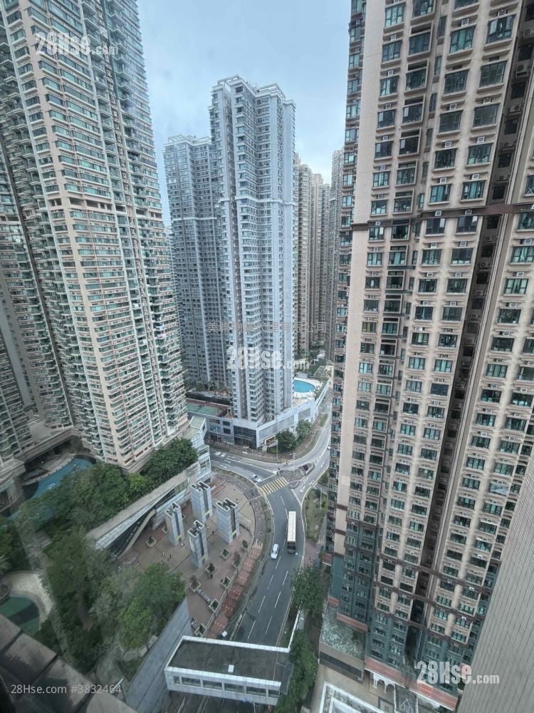 Nan Fung Plaza Rental 2 Bedrooms , 1 Bathroom 375 ft²