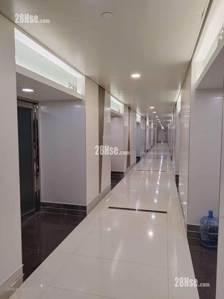 Peninsula Tower Rental 5+ Bedrooms 2,000 ft²