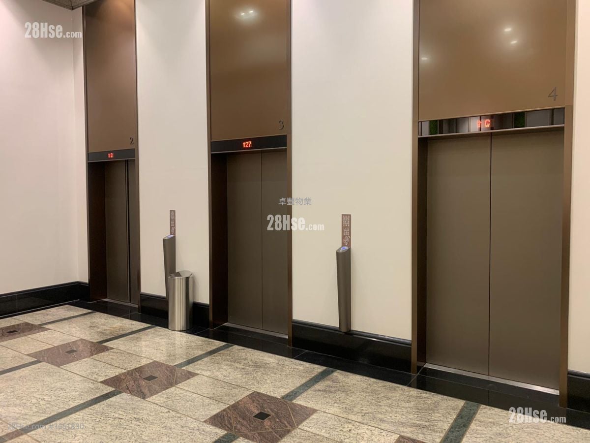 Peninsula Tower Rental 5+ Bedrooms 2,000 ft²