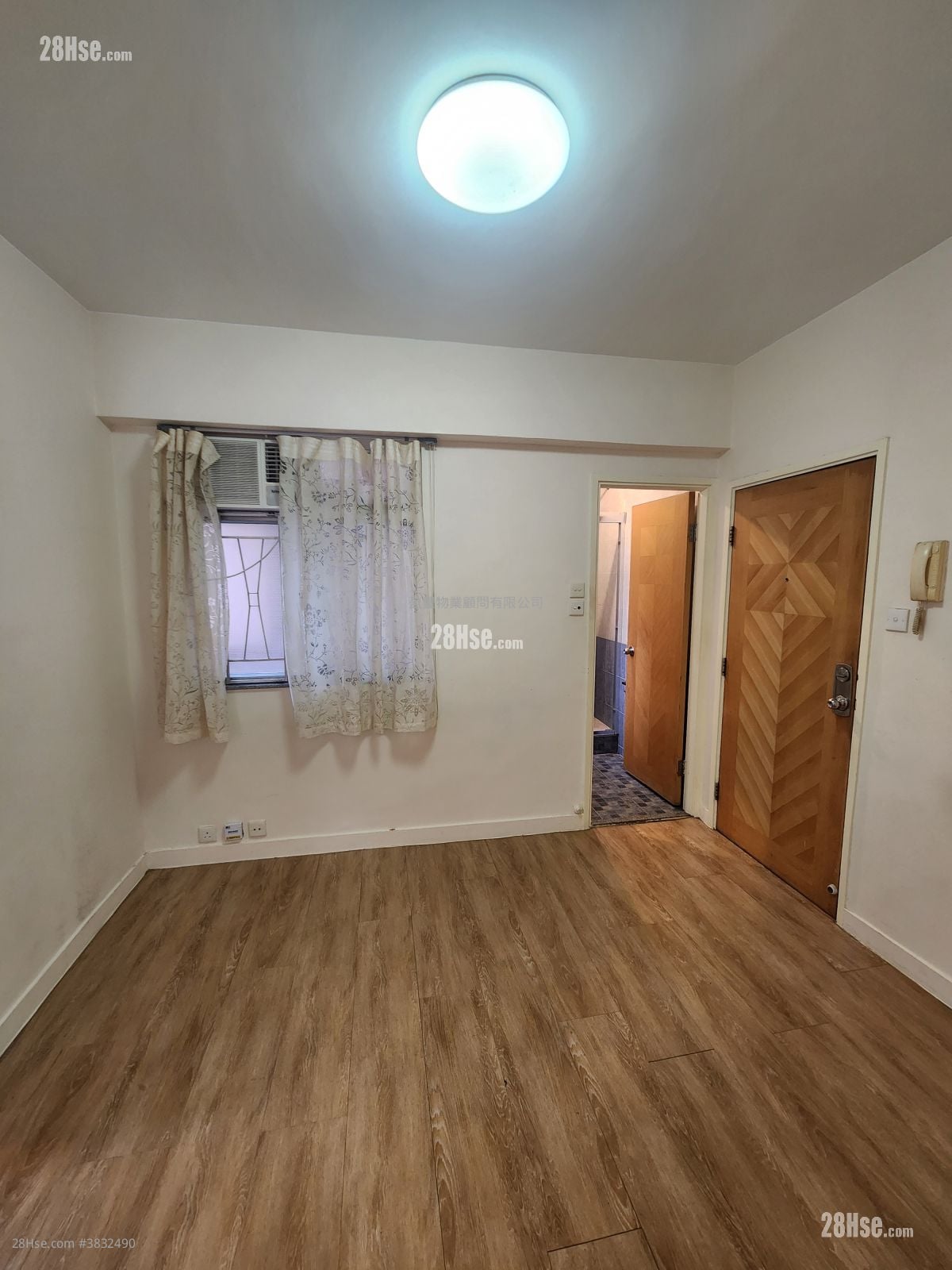 Hay Wah Building Rental 2 Bedrooms , 1 Bathroom 330 ft²