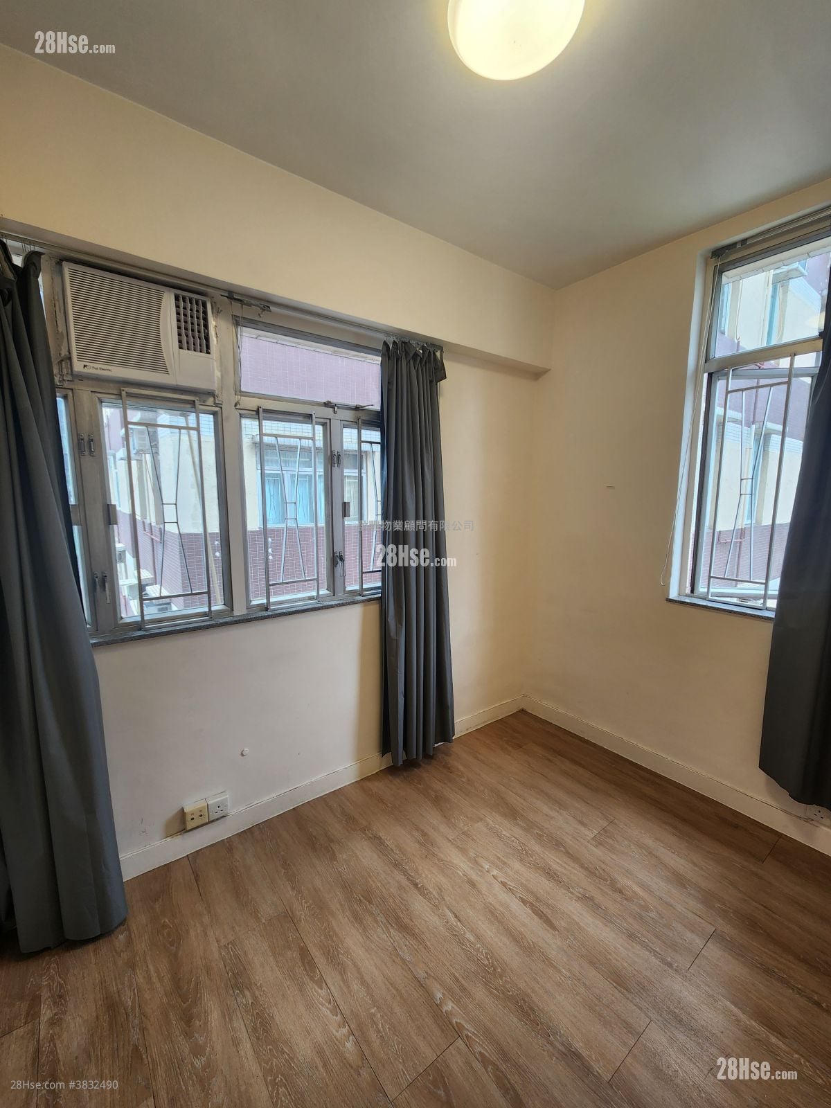 Hay Wah Building Rental 2 Bedrooms , 1 Bathroom 330 ft²