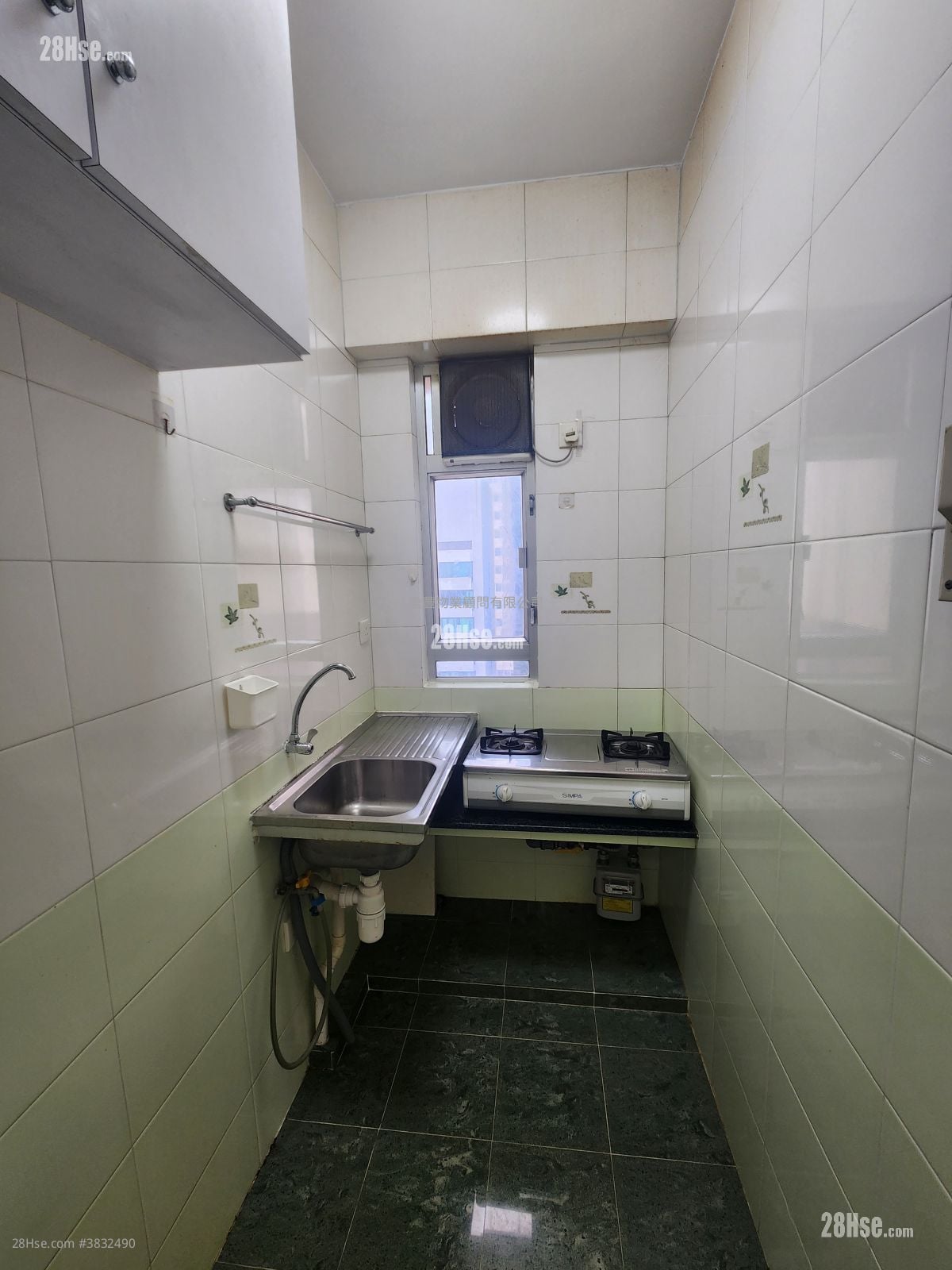 Hay Wah Building Rental 2 Bedrooms , 1 Bathroom 330 ft²