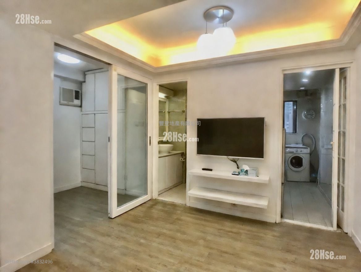 Lilian Court Rental 2 Bedrooms , 1 Bathroom 333 ft²