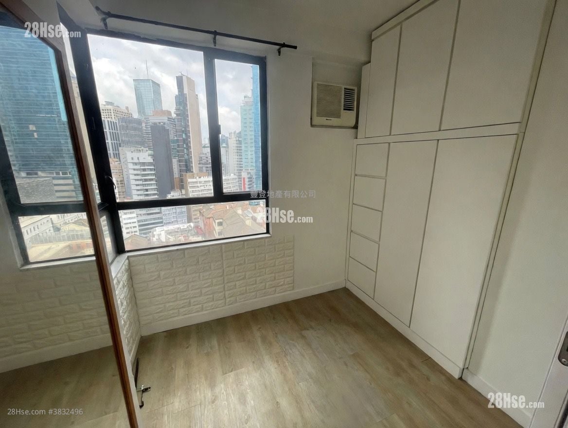 Lilian Court Rental 2 Bedrooms , 1 Bathroom 333 ft²