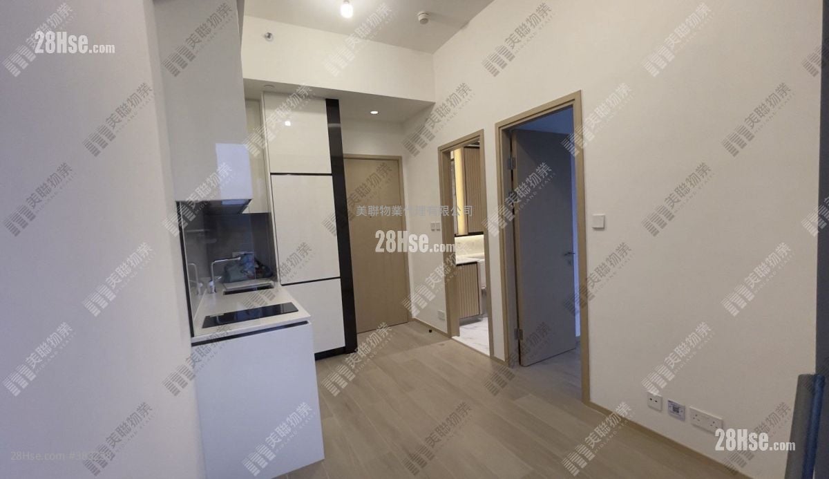living room: Nexus Grand Sell 1 Bedroom , 1 Bathroom 274 ft²