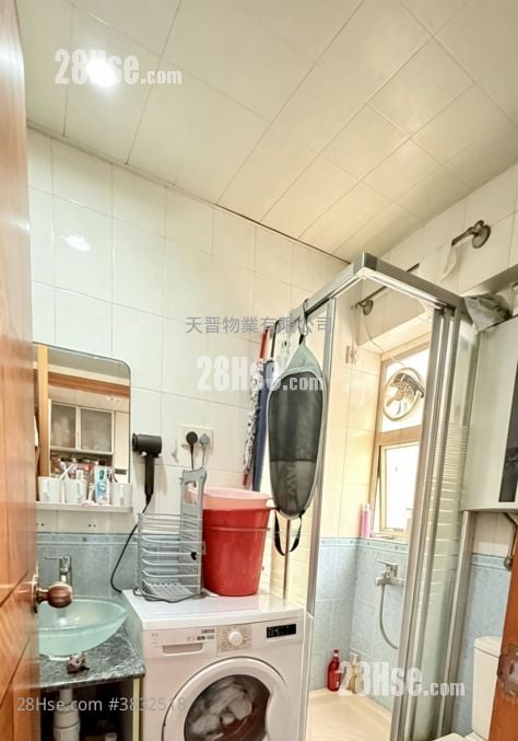Wealthy Court Sell 2 Bedrooms , 1 Bathroom 344 ft²