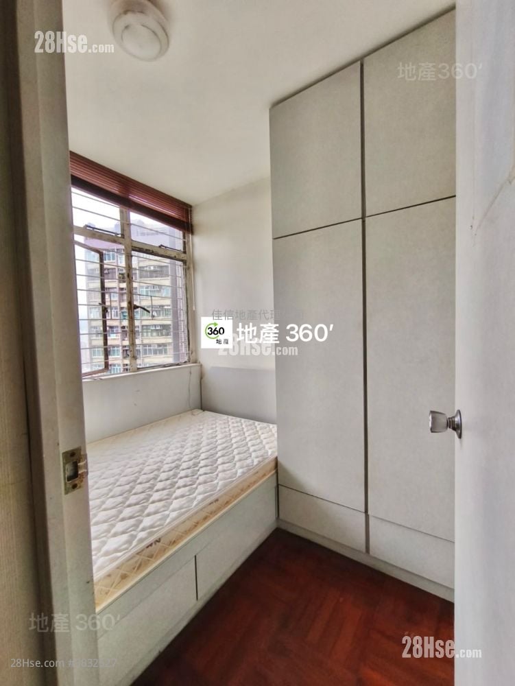 Yat Nga Court Sell 2 Bedrooms , 1 Bathroom 376 ft²