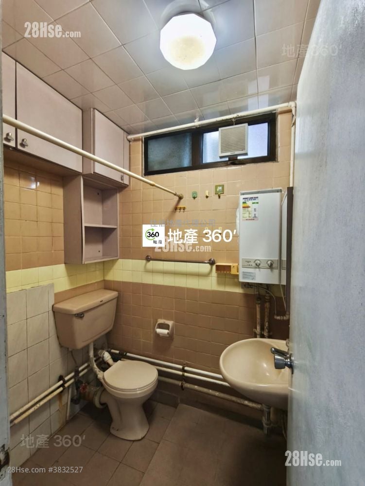 Yat Nga Court Sell 2 Bedrooms , 1 Bathroom 376 ft²