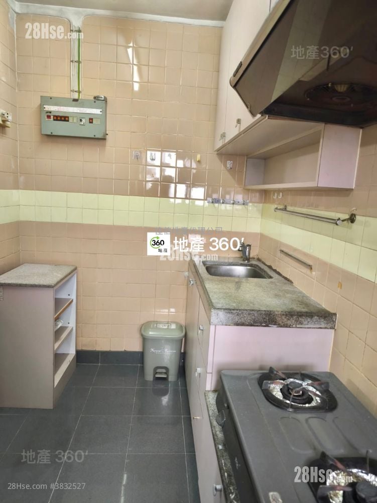 Yat Nga Court Sell 2 Bedrooms , 1 Bathroom 376 ft²