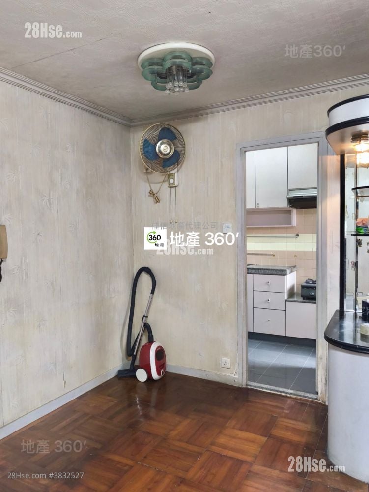 Yat Nga Court Sell 2 Bedrooms , 1 Bathroom 376 ft²