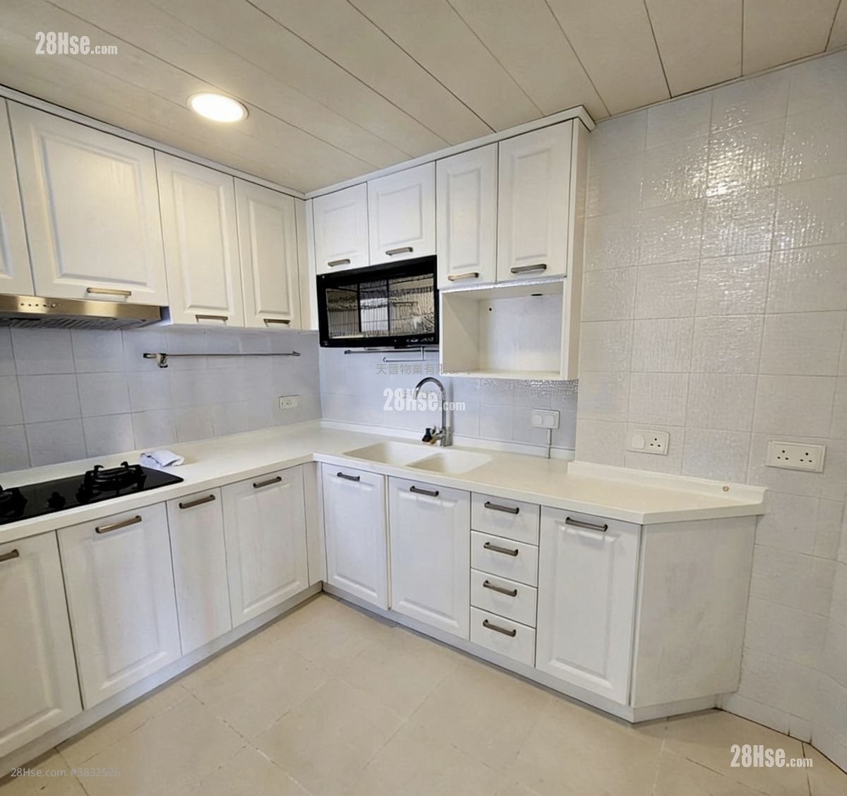Whampoa Garden Sell 4 Bedrooms , 2 Bathrooms 755 ft²
