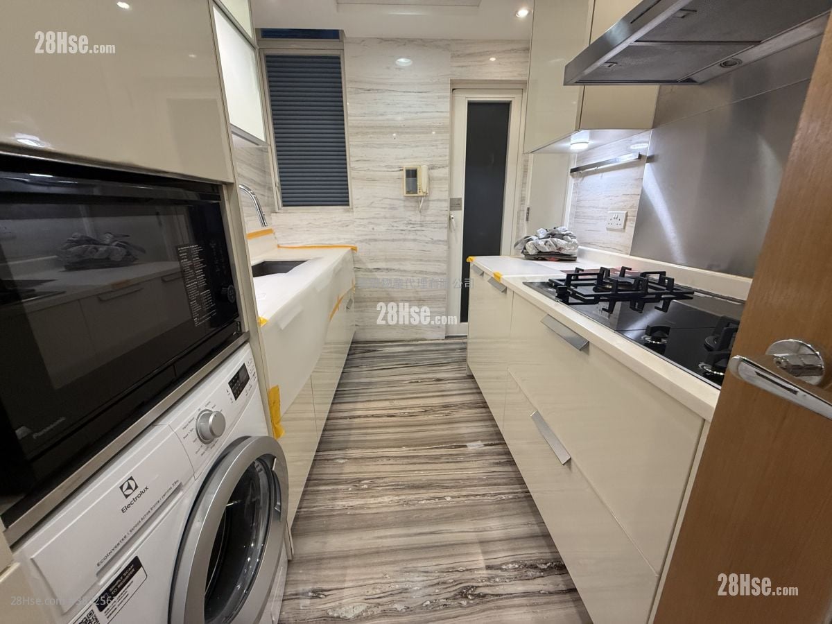 Peak One Rental 3 Bedrooms , 2 Bathrooms 1,027 ft²