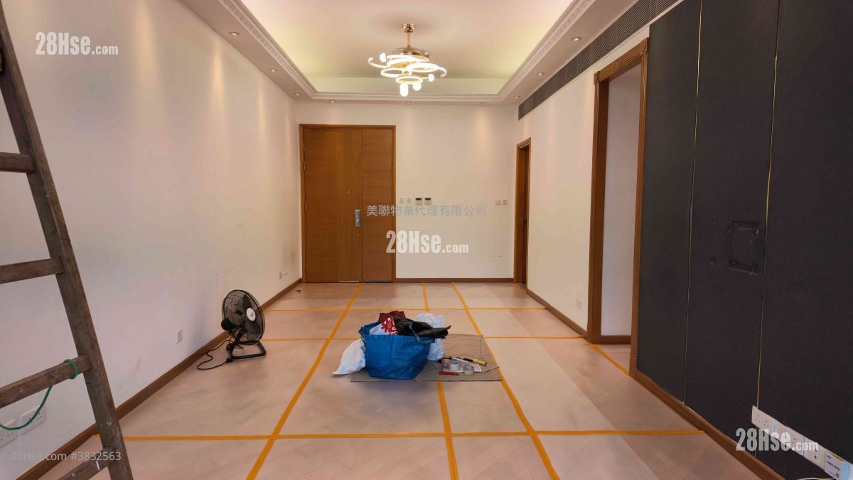 Peak One Rental 3 Bedrooms , 2 Bathrooms 1,027 ft²