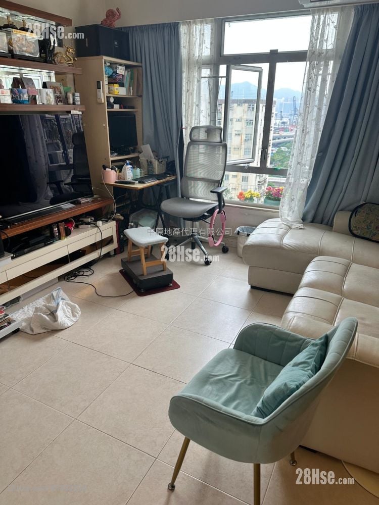 Mei Foo Sun Chuen Sell 3 Bedrooms , 2 Bathrooms 617 ft²