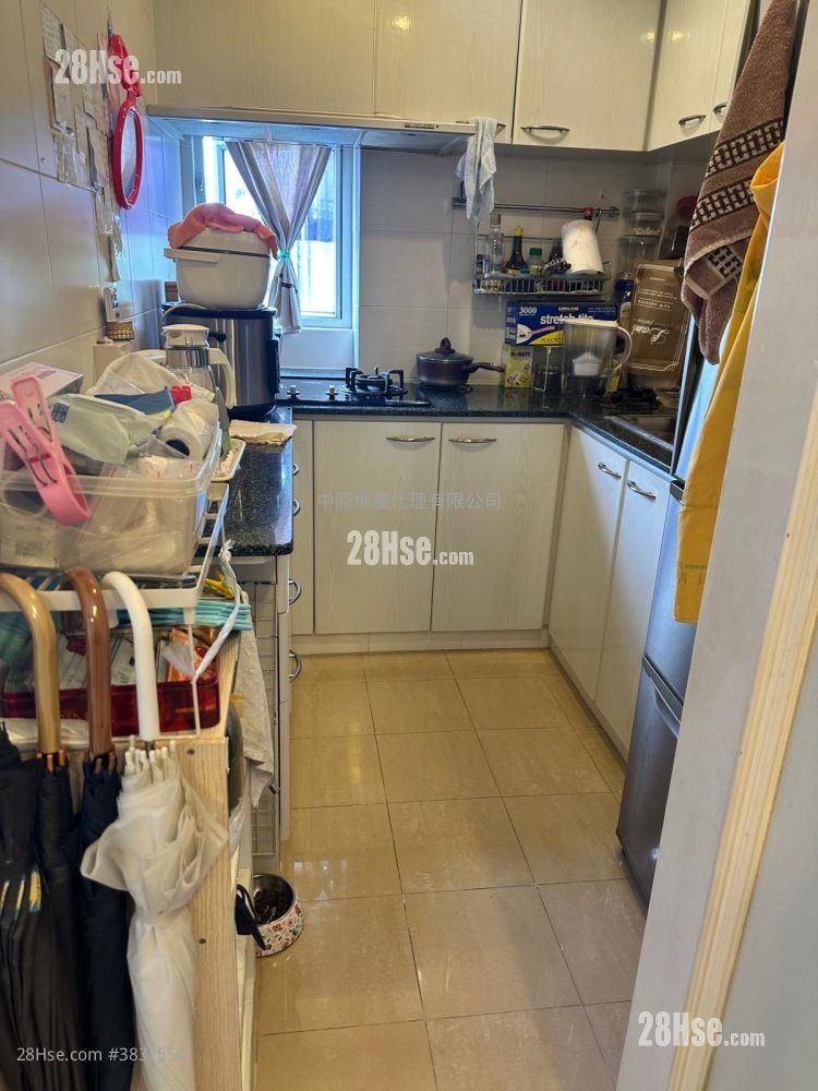 Mei Foo Sun Chuen Sell 3 Bedrooms , 2 Bathrooms 617 ft²