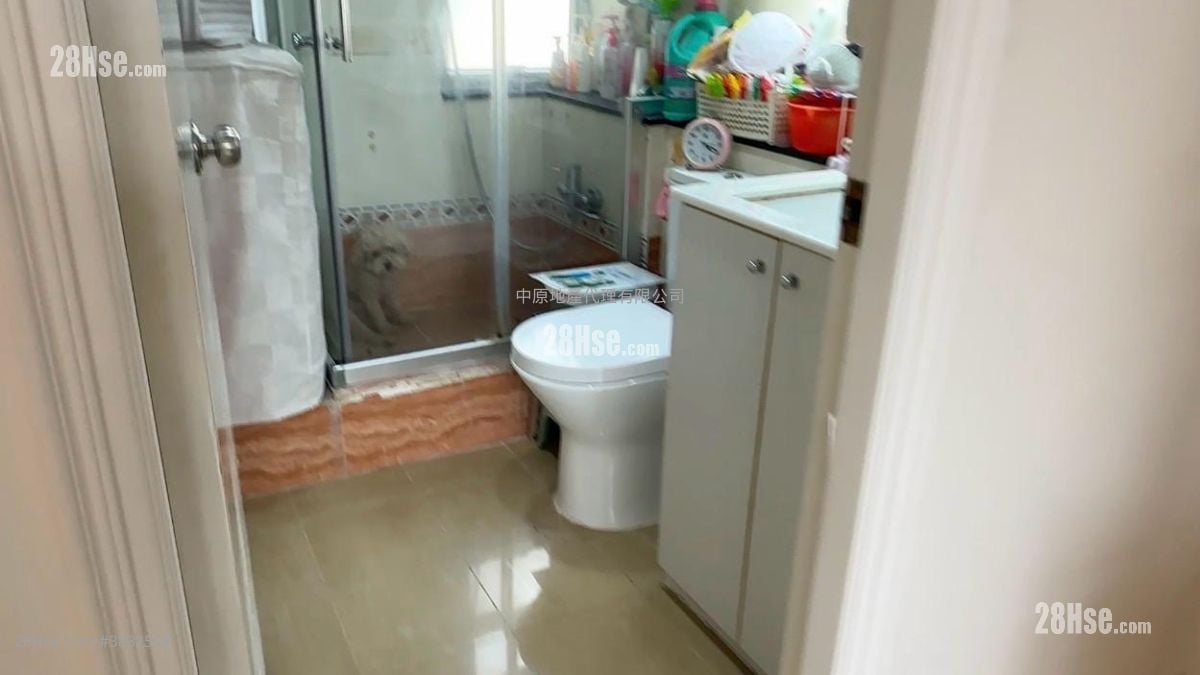 Mei Foo Sun Chuen Sell 3 Bedrooms , 2 Bathrooms 617 ft²