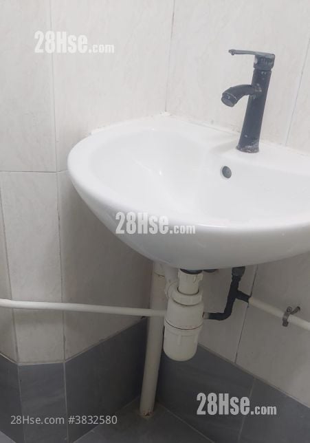 23 Reclamation Street Rental 2 Bedrooms , 1 Bathroom 330 ft²