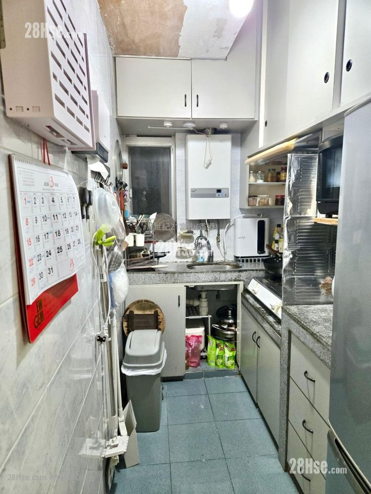 Silver Garden Sell 3 Bedrooms , 1 Bathroom 698 ft²