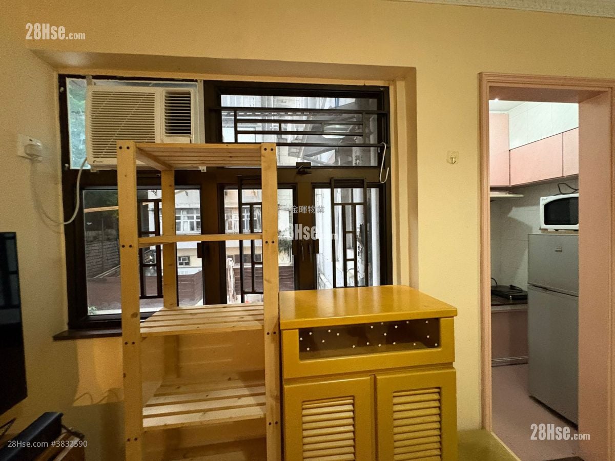 Tung Cheung Building Rental 3 Bedrooms , 1 Bathroom 354 ft²