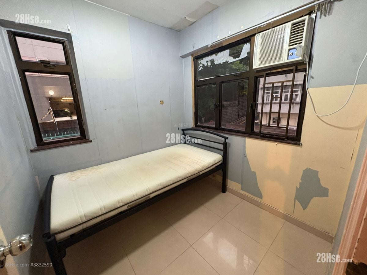 Tung Cheung Building Rental 3 Bedrooms , 1 Bathroom 354 ft²