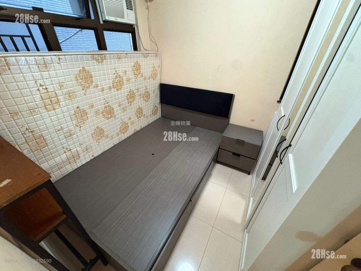 Tung Cheung Building Rental 3 Bedrooms , 1 Bathroom 354 ft²