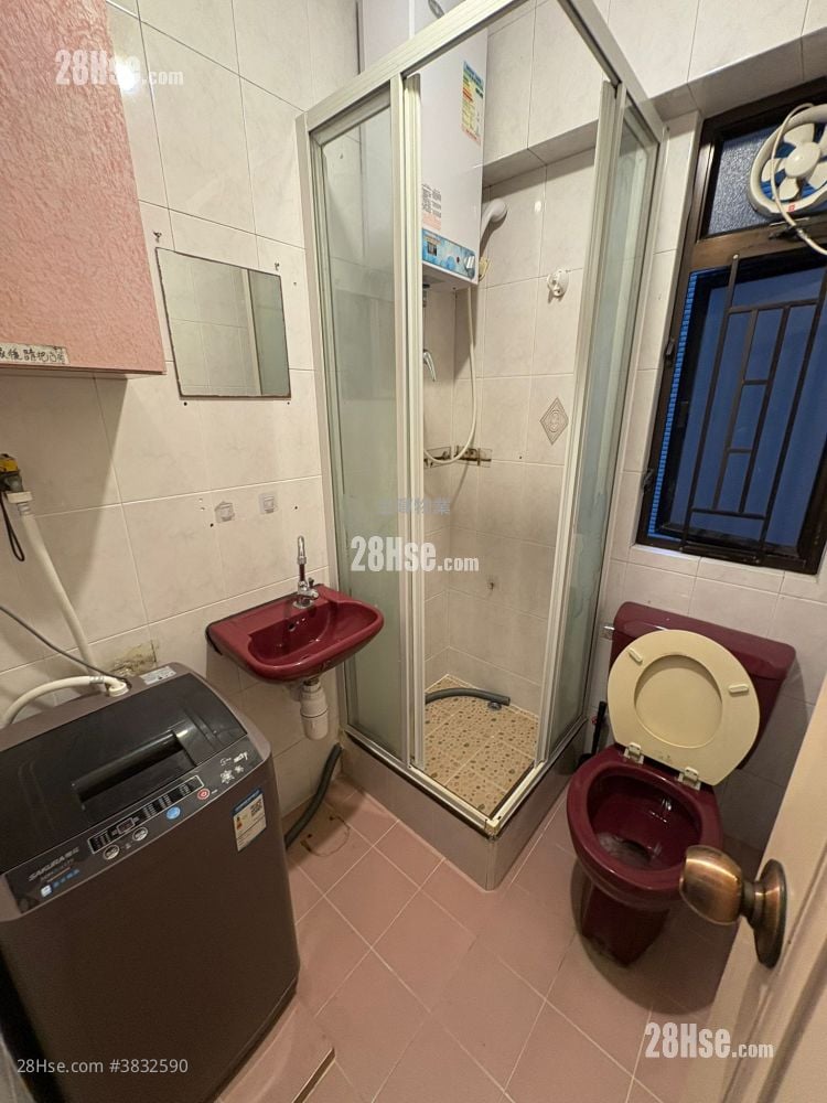 Tung Cheung Building Rental 3 Bedrooms , 1 Bathroom 354 ft²