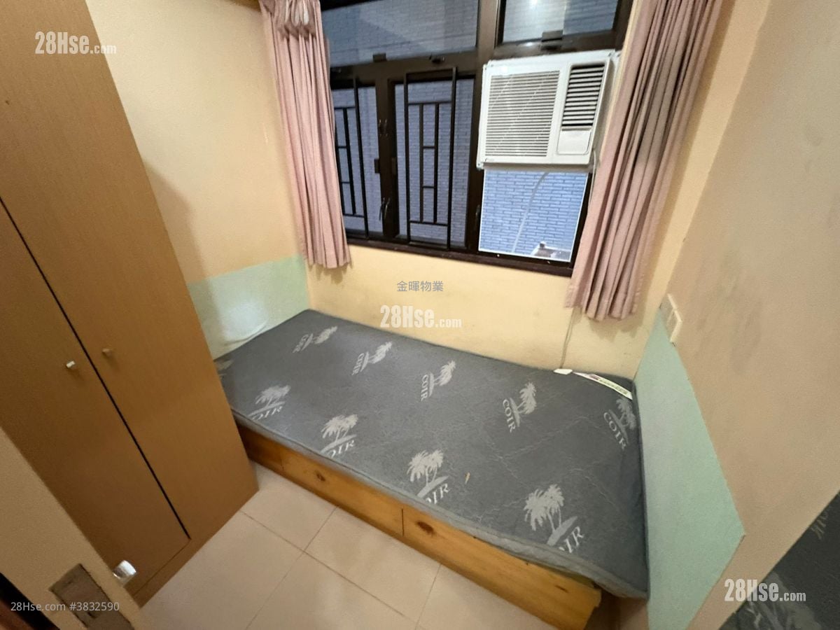 Tung Cheung Building Rental 3 Bedrooms , 1 Bathroom 354 ft²