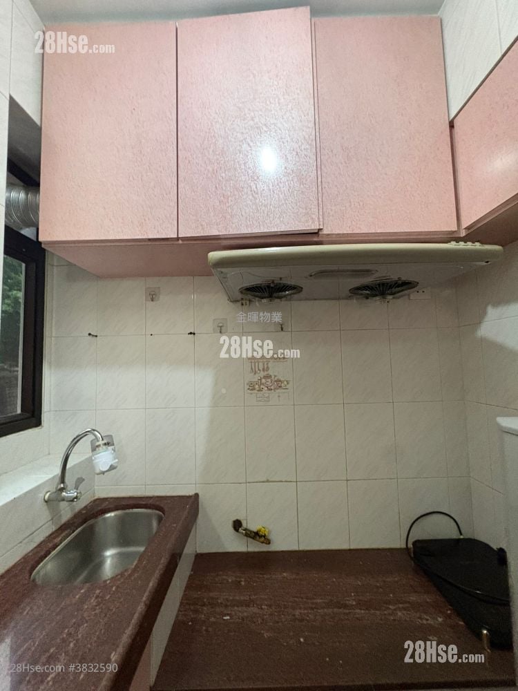 Tung Cheung Building Rental 3 Bedrooms , 1 Bathroom 354 ft²