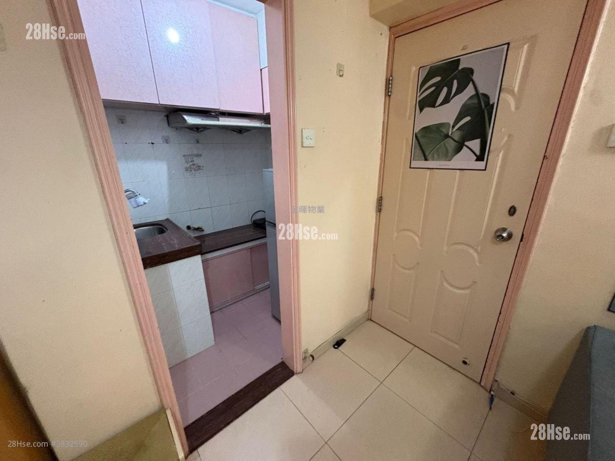 Tung Cheung Building Rental 3 Bedrooms , 1 Bathroom 354 ft²