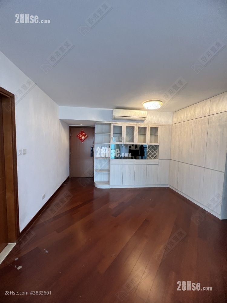 The Long Beach Sell 3 Bedrooms , 3 Bathrooms 842 ft²